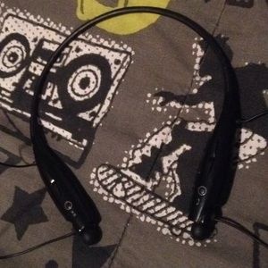 LG Bluetooth Earplugs